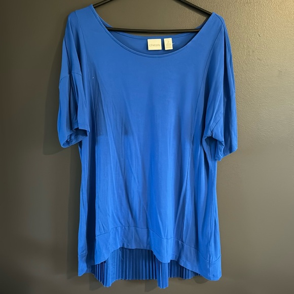 Blue!  Cute pleat back Chico’s tee - Sz 2 (L) - Picture 1 of 3